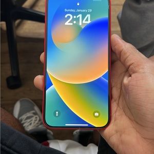 I’m selling a red iPhone 10 good condition